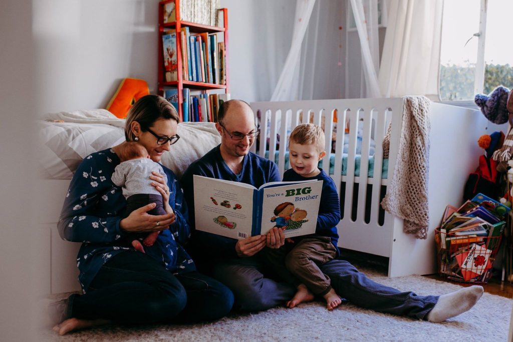 parents reading to kids