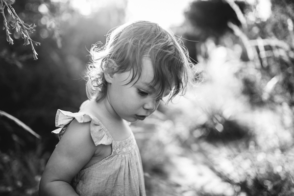 lifestyle photography of little girl 