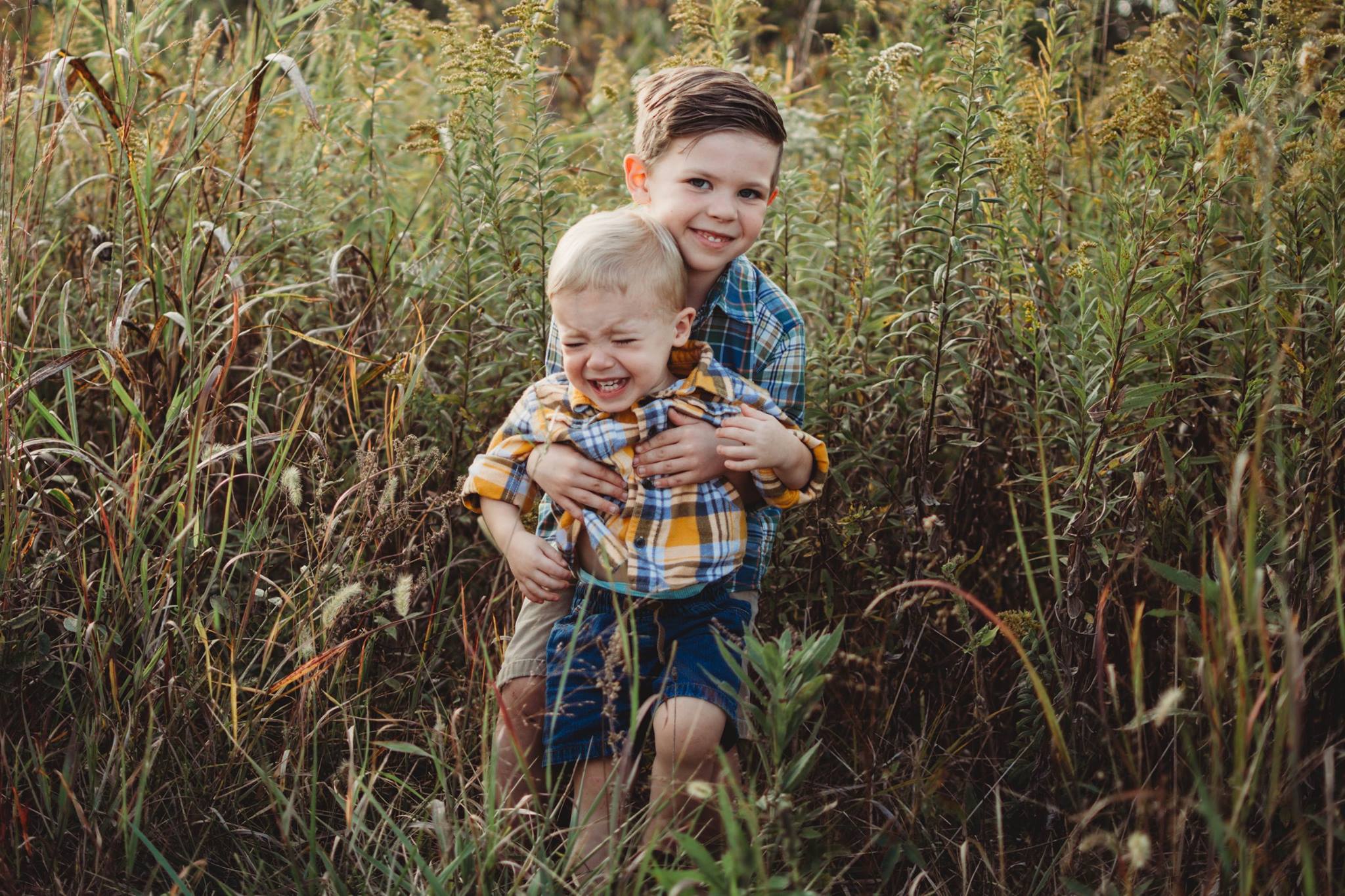  ideas for brothers photos in the outdoors