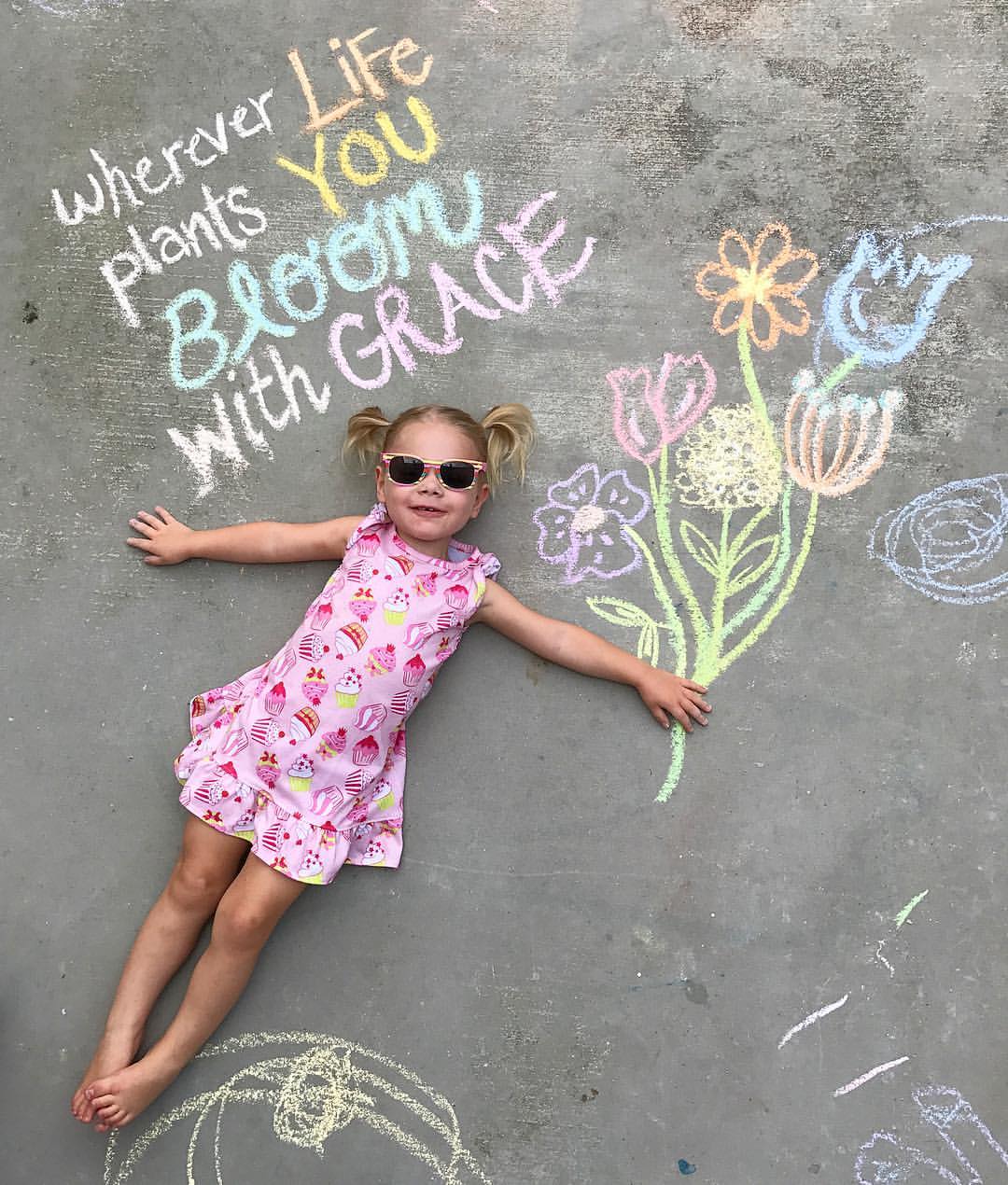 cute sidewalk chalk pictures of smiling girl