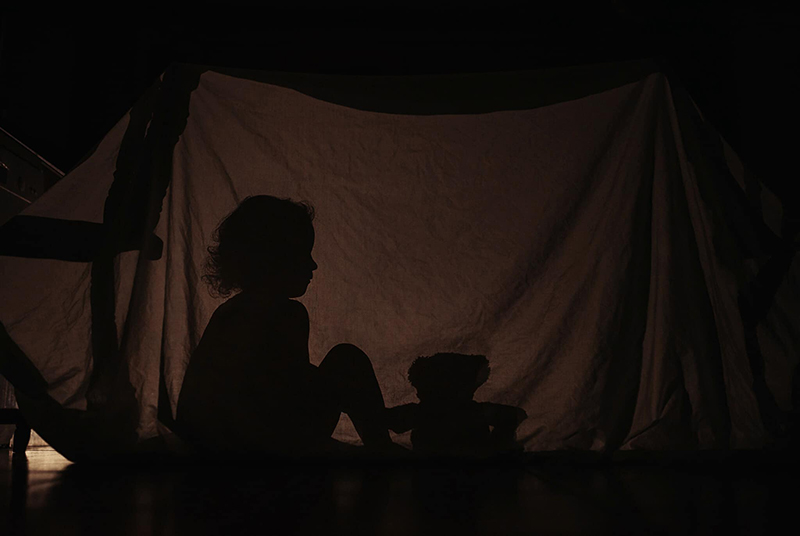 lamplight silhouette photo ideas at home