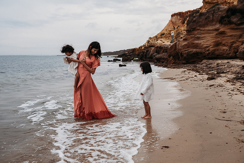motherhood sessions by the shoreline