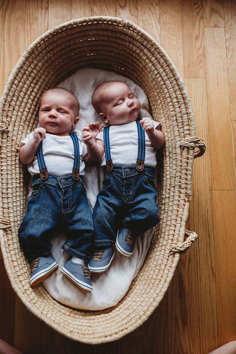 newborn twins photoshoot in bassinet