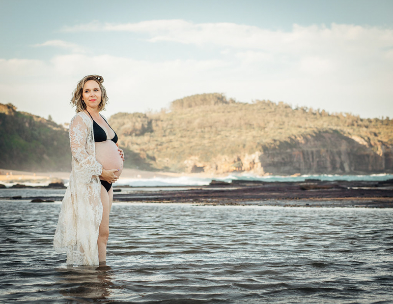 maternity portrait at the beach