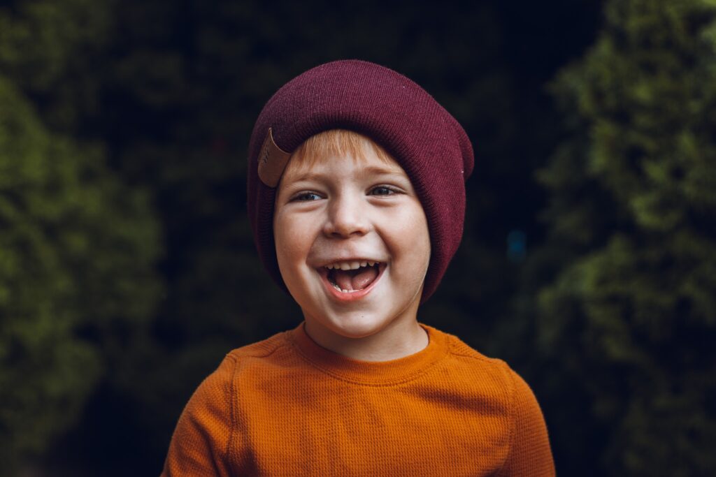 laughing kids in photos using funny stories