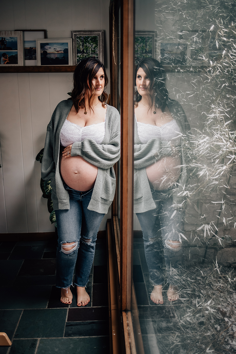 maternity portrait woman belly
